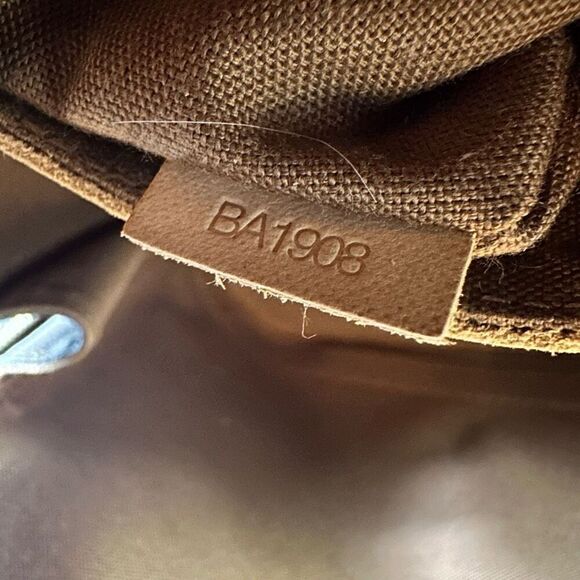 Louis Vuitton Vintage Monogram Alma Bag - Picture 10 of 11